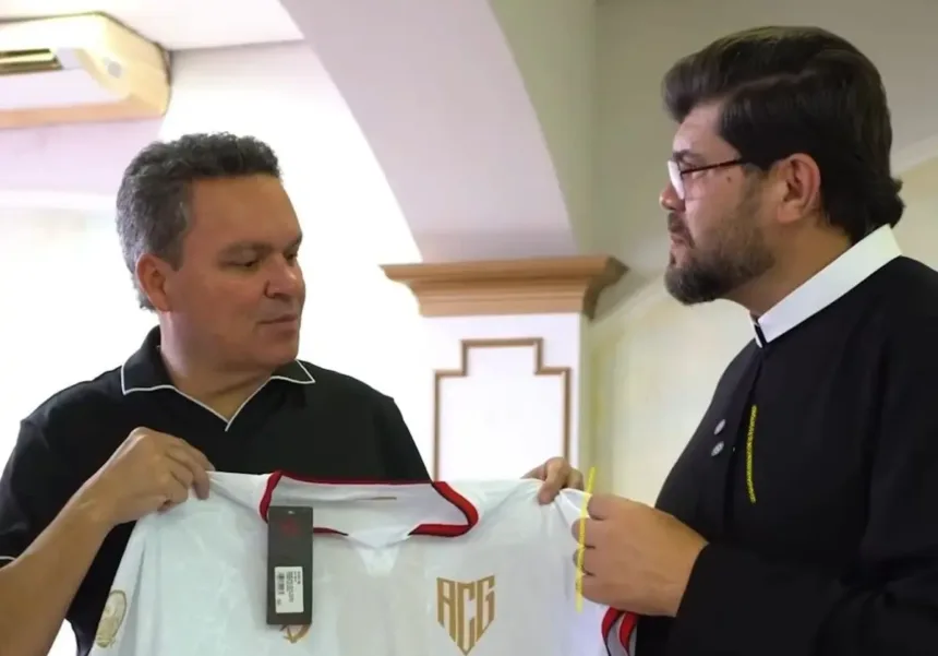 Camisa comemorativa do Atlético em homenagem ao Divino Pai Eterno