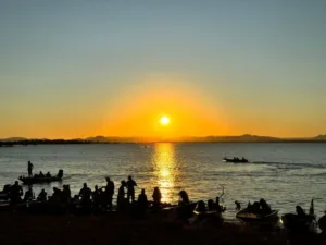 Turistas no Rio Araguaia protegendo-se contra doenças