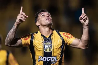 Atacante Robson Fernandes do Novorizontino em destaque