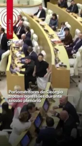 Deputados trocam socos no Parlamento da Geórgia