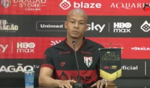Atlético x Ponte Preta no Estádio Antônio Accioly
