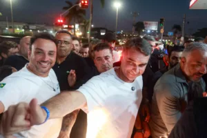 Flávio Bolsonaro e Michelle em evento em Goiás
