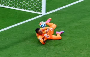 Falha de Muslera no jogo contra Espanha