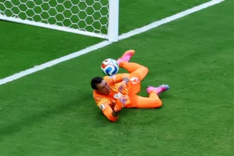 Falha de Muslera no jogo contra Espanha