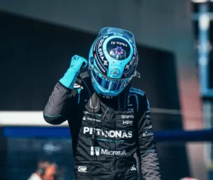 George Russell celebra pole position no GP da Áustria