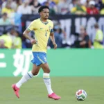 Marquinhos em jogo do Brasil na Copa do Mundo com a camisa do Brasil