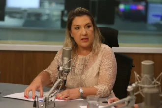 Daniella Marques na economia com Flávio Bolsonaro