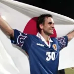 Wagner Lopes entre Brasil e Japão na Copa