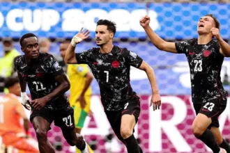 Canadá vence África do Sul na Copa com gol nos acréscimos