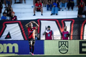 Atlético vence Ponte Preta no estádio Accioly