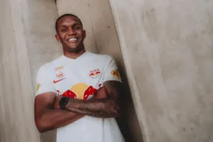 Contratação de zagueiro pelo Vila Nova do RB Salzburg