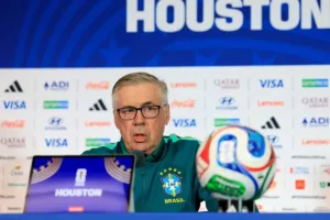 Neymar pronto para jogar mais minutos, afirma Ancelotti