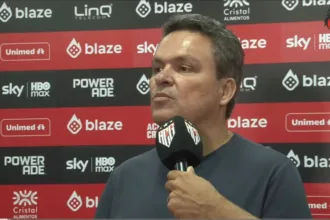 Vitória do Atlético sobre a Ponte Preta, críticas de Adson