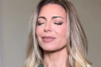 Sheila Mello Tchan dançando Ariga Tchan antes do jogo Brasil x Japão