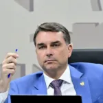 Flávio Bolsonaro discursa sobre direita na América Latina