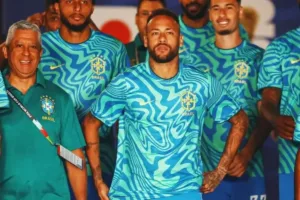 Ancelotti explica por que Neymar ficou no banco contra o Japão