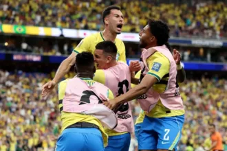 Gabriel Martinelli comemora gol da seleção brasileira contra Japão, destacando inteligência emocional