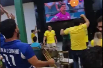 Brasileiros comemorando eliminação da Alemanha na Copa 2026
