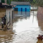 Enchentes em Pernambuco deixam milhares desalojados