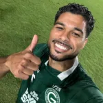 Gol de Djalma Silva pelo Goiás contra o Náutico