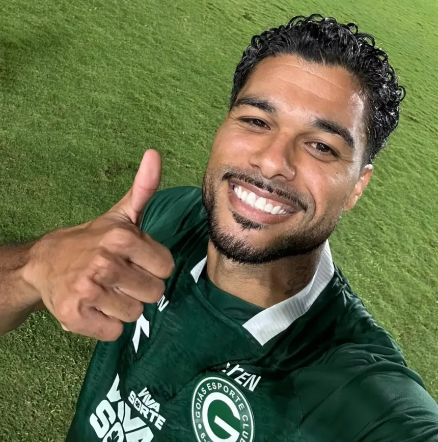 Gol de Djalma Silva pelo Goiás contra o Náutico