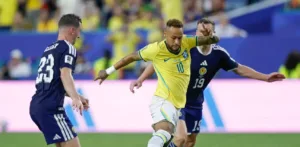 Neymar apagado em ação contra a Escócia