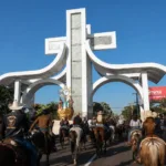 Guia completo da Romaria em Trindade com dicas de como chegar e onde estacionar