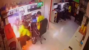 Celular explode durante manutenção em Aparecida de Goiânia
