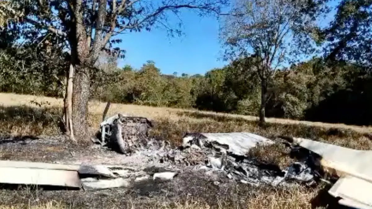 Piloto faz pouso forçado e tenta esconder 300 kg de cocaína após avião pegar fogo em fazenda de Goiás