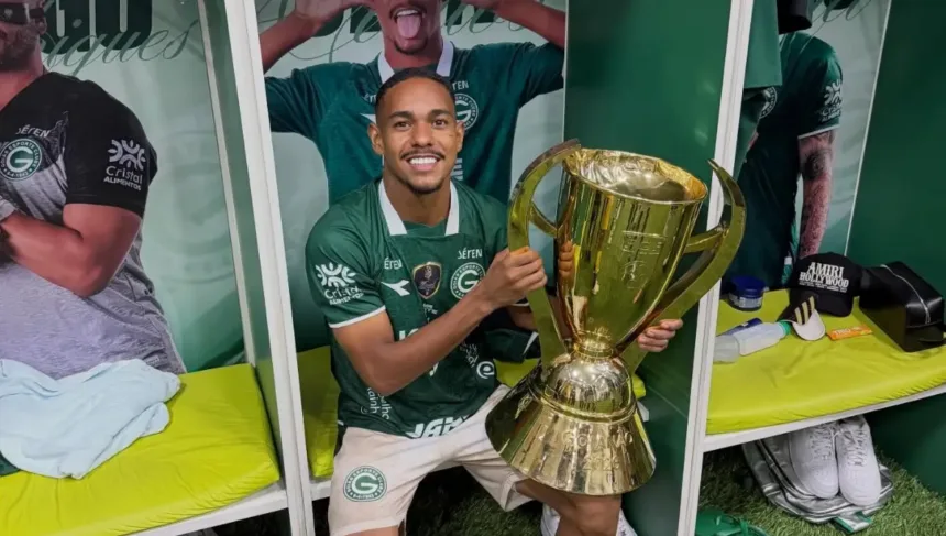 titular-do-goias,-jean-carlos-ainda-busca-o-primeiro-gol-na-serie-b
