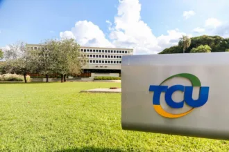 TCU autoriza penduricalhos fora do teto para servidores