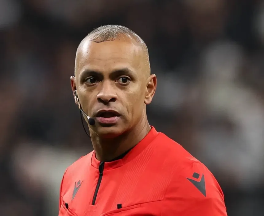 Wilton Pereira Sampaio em atuação na Copa do Mundo