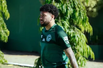goias-tem-duas-boas-noticias-para-jogo-contra-ponte:-filipe-machado-e-lourenco