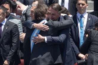 Javier Milei e Jair Bolsonaro em encontro político