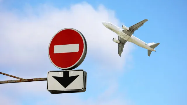 Aviões partindo de PE e com destino a SP entram em rota de colisão; sistema evita choque 1 Sistema de prevenção de colisões em ação entre aviões