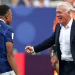 Homenagem de Mbappé a Deschamps na seleção francesa