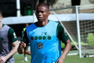 Vitória do Goiás contra a Ponte Preta no Campeonato Brasileiro