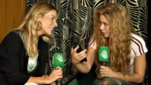 dueto-de-shakira-com-reporter-da-cazetv-choca-web;-assista