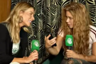 dueto-de-shakira-com-reporter-da-cazetv-choca-web;-assista