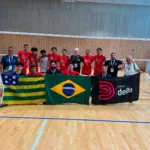 Alunos de Anápolis comemorando título mundial de vôlei