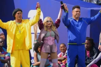 Ronaldos e Madonna no show do intervalo da Copa