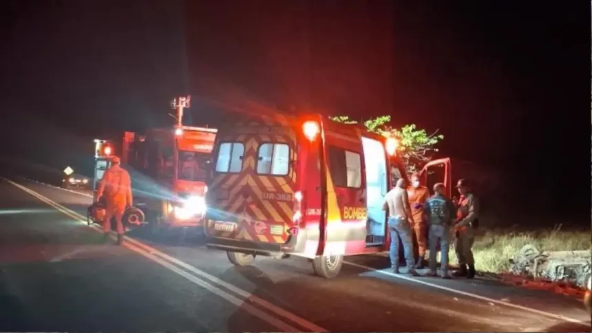 Grave acidente deixa um morto e três feridos em Iaciara 1 grave-acidente-deixa-um-morto-e-tres-feridos-em-iaciara