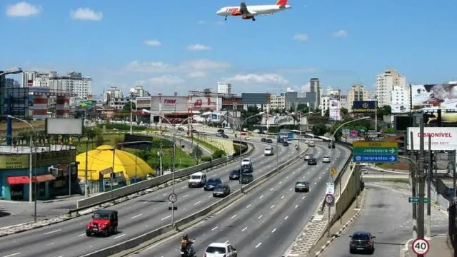 Prefeitura de SP ignora norma federal para conter urbanização em áreas com ruído de aeroportos 1 prefeitura-de-sp-ignora-norma-federal-para-conter-urbanizacao-em-areas-com-ruido-de-aeroportos