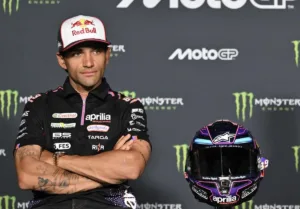 Jorge Martín liderando na MotoGP, buscando recuperar velocidade