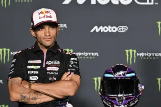 Jorge Martín liderando na MotoGP, buscando recuperar velocidade