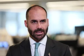 Eduardo Bolsonaro recebe green card nos EUA