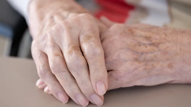 Doméstica resgatada após 52 anos sem salário receberá R$ 645 mil 1 Trabalhadora doméstica resgatada recebe indenização