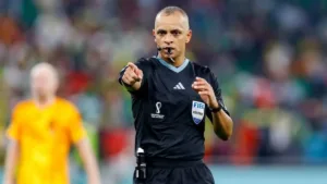 Wilton Sampaio apita jogo entre Fluminense e Vasco na Copa do Brasil