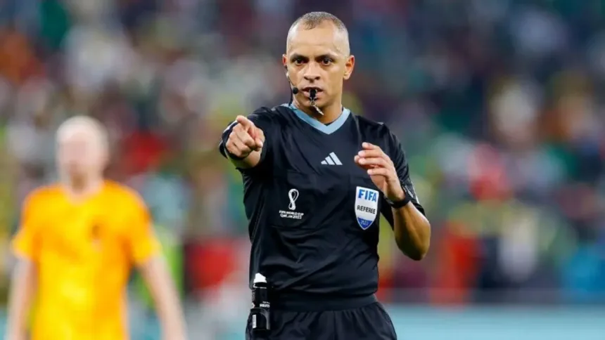 Wilton Sampaio apita jogo entre Fluminense e Vasco na Copa do Brasil