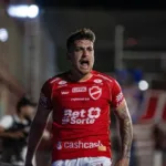 Gol de João Vieira pelo Vila Nova contra o Fortaleza